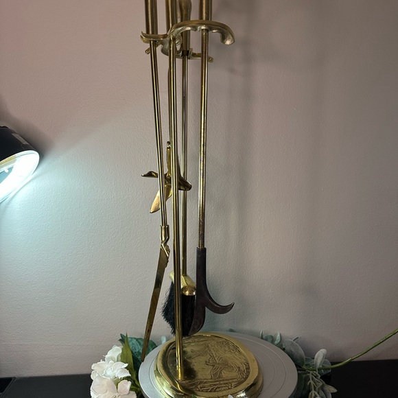 Vintage Brass Duck Head Fireplace Set 4pc Set with Stand - Picture 5 of 10